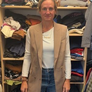 White House Black Market Beige Sleeveless Vest